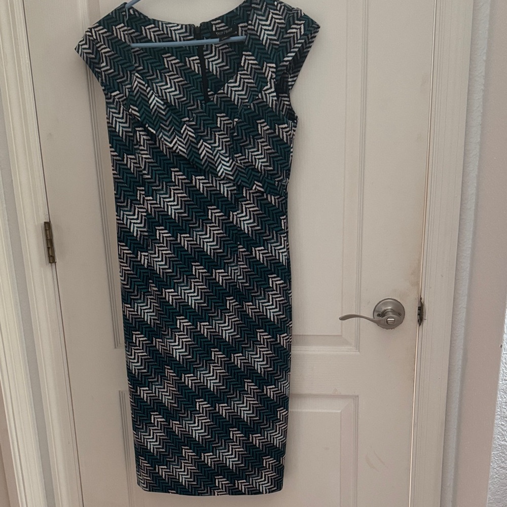White House Black Market Navy and White Zigzag Midi Dress